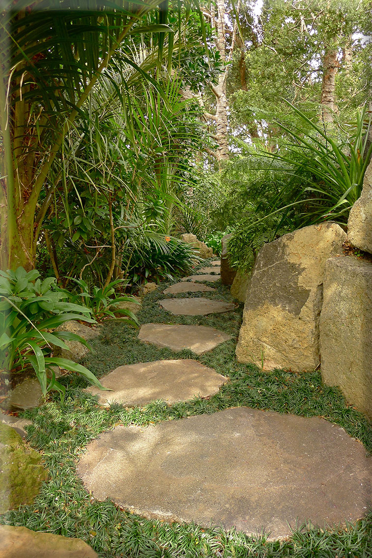Titirangi garden - stone retaining